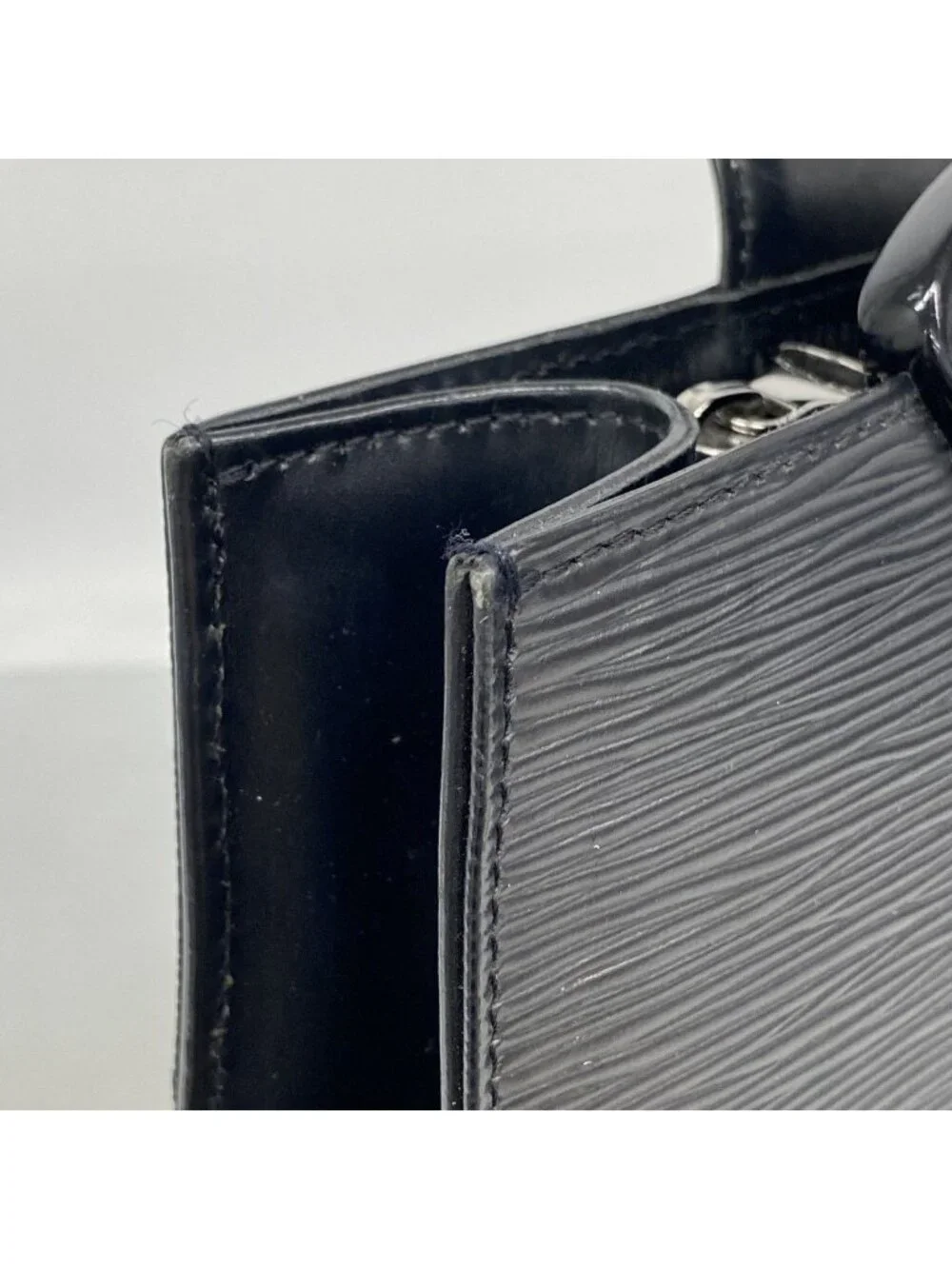★SOLD★ Louis Vuitton Tote Epi Gemmo Noir - Picture 7 of 10